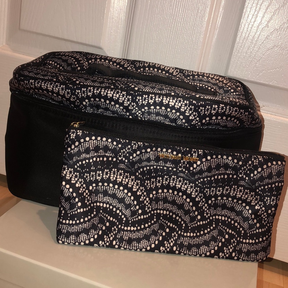 VICTORIAS SECRET Travel Bag & Make up Pouch